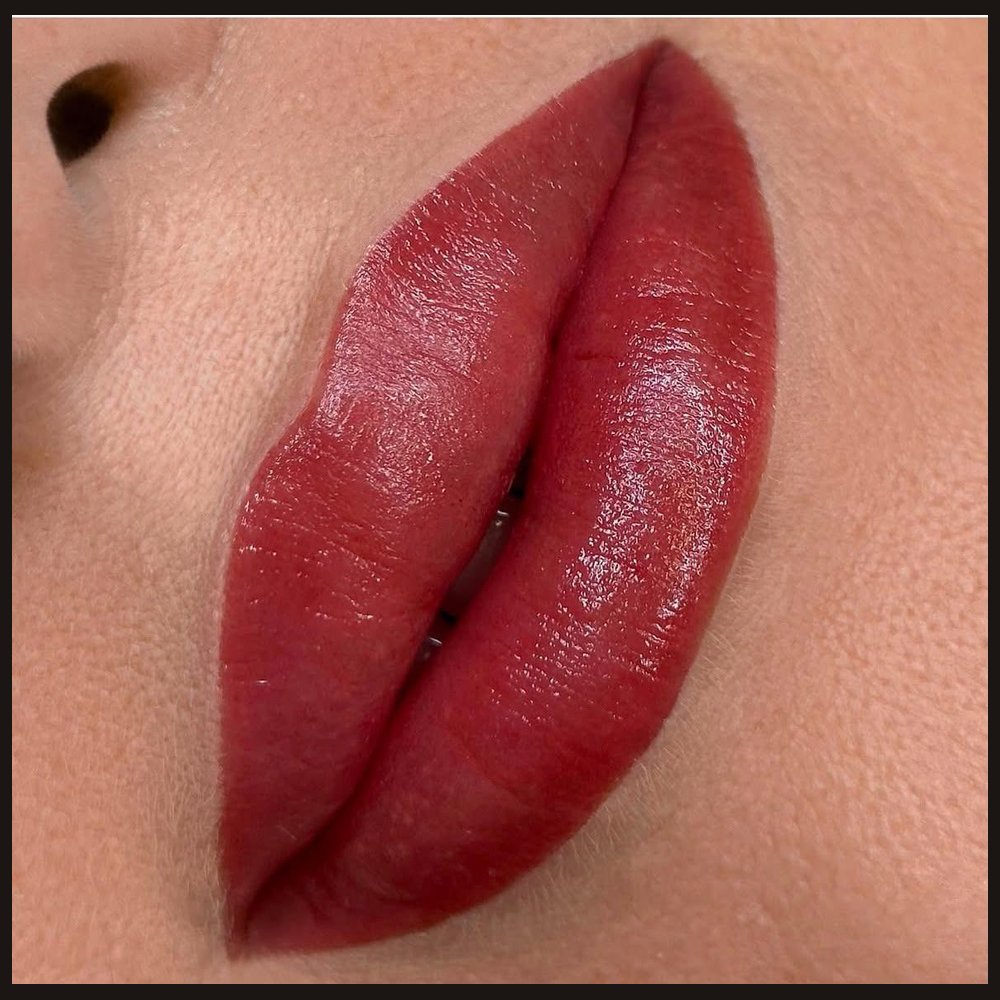 Lip permanent makeup right after the procedure
